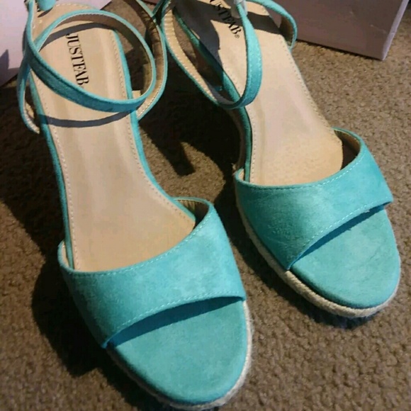 JUSTFAB Kenzie Wedge - size 9 - TEAL - Picture 2 of 7